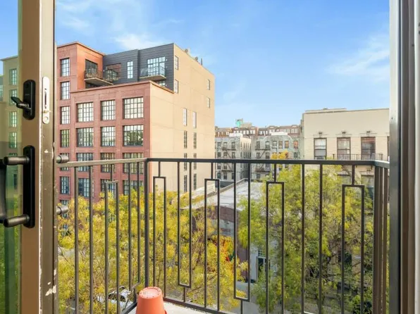 557 Saint John's Place image 9 of 10