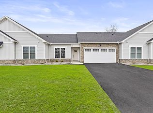 29 Cedarway Cir, Webster, NY 14580