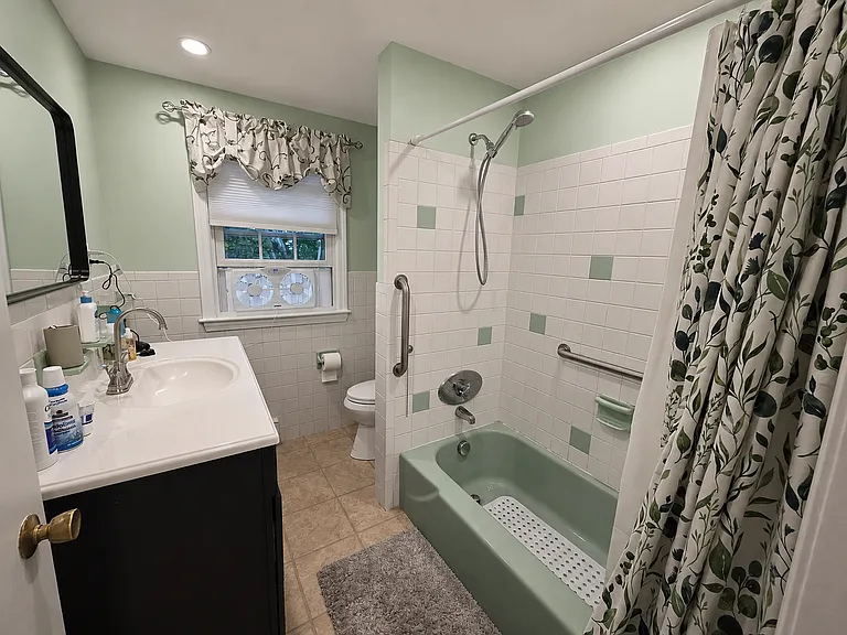57 Sylvan St #2E — Photo 10