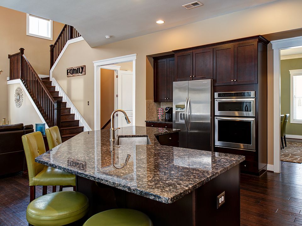 Lovely gourmet kitchen!