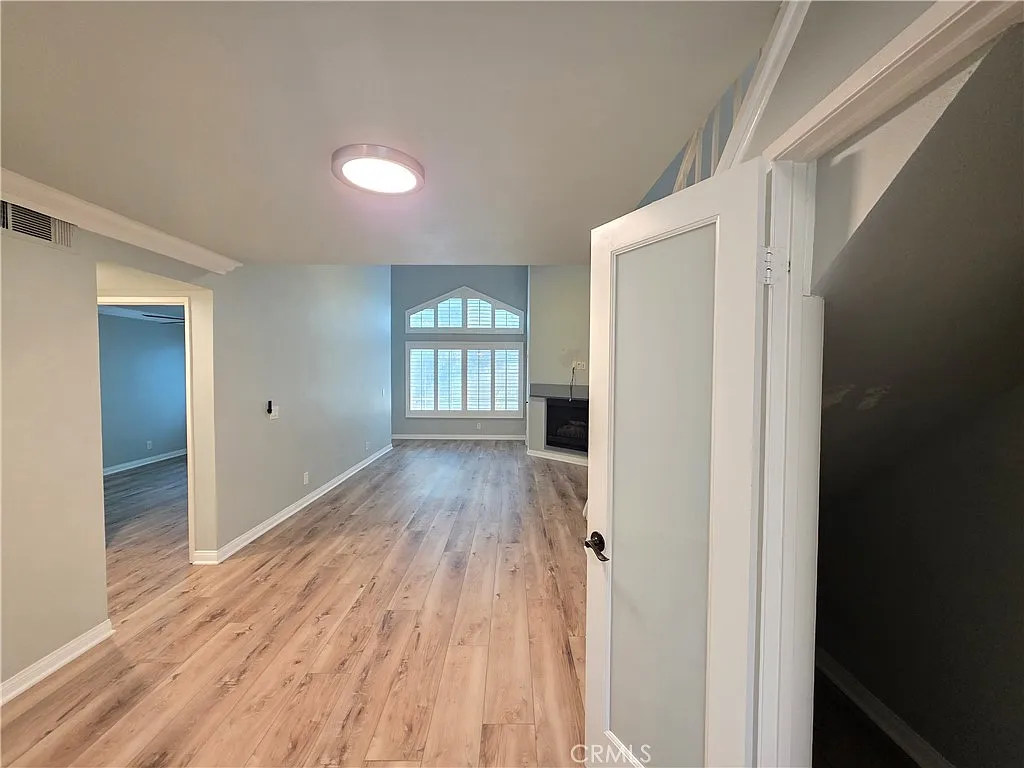 3 bed, 1130 sqft, $2,995 — Photo 3