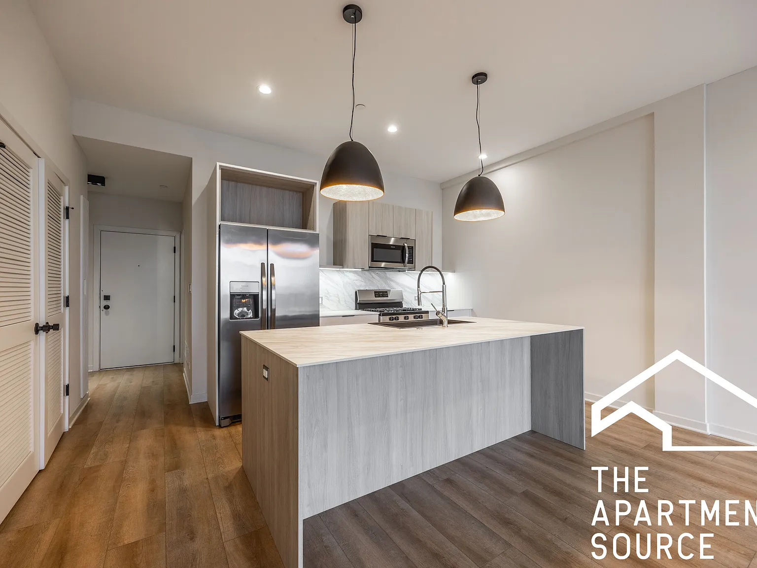 1 bed, 1.5 bath, 1150 sqft, $2,450 — Photo 2