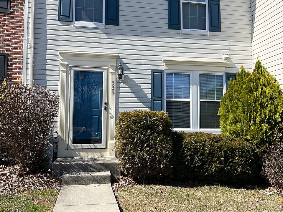 1st image of 228 High Meadow Ter