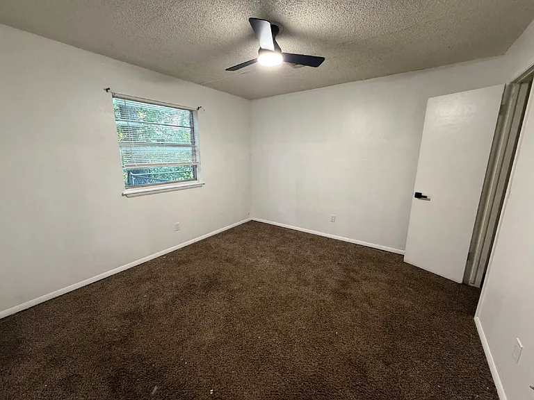 1317 McGregor Dr — Photo 8