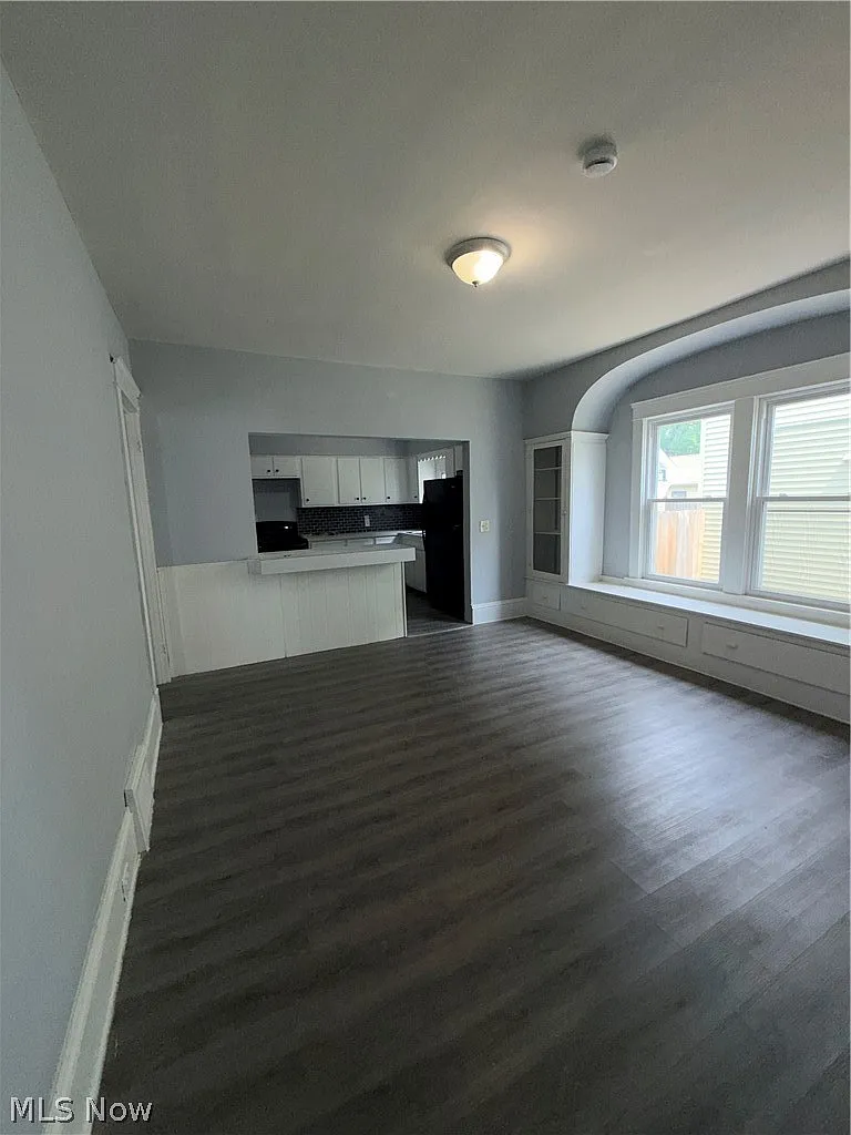 3 bed, 1.0 bath, $1,000 — Photo 4