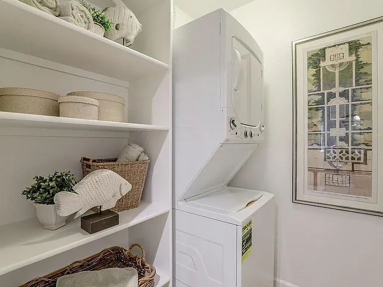 2250 Monroe St #221 — Photo 3