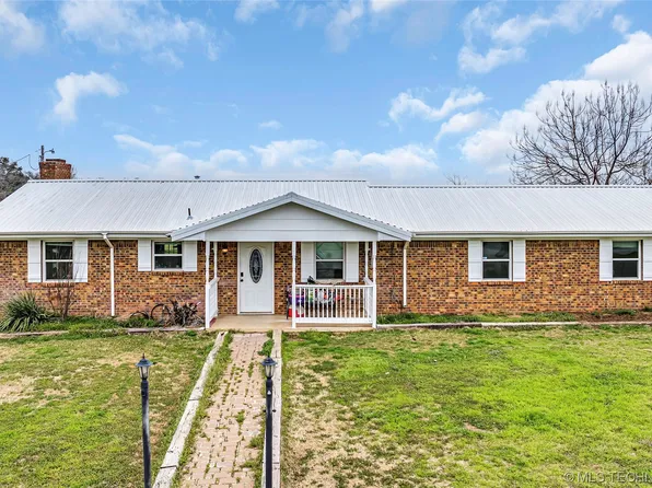 5680 Ark Cemetery Rd, Marietta, OK 73448