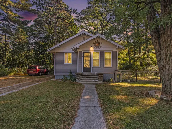 2004 Whitehall Rd, Muskegon, MI 49445