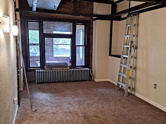 5th image of 727 6th St E Unit 1