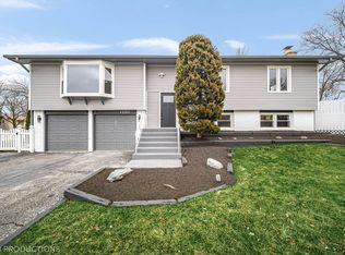 1220 67th St, Downers Grove, IL 60516