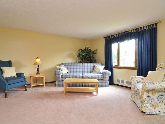 3rd image of 2091 Southwell Dr