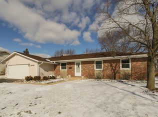 3965 Winston Dr, Hoffman Estates, IL 60192