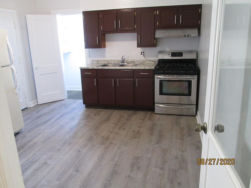 1st image of 3156 W Cullom Ave #2