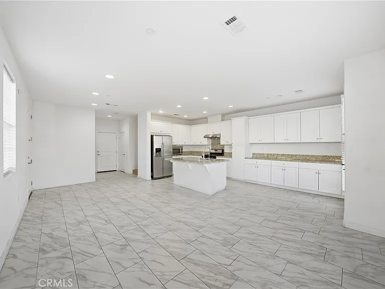 2830 E Via Fiano — Photo 4
