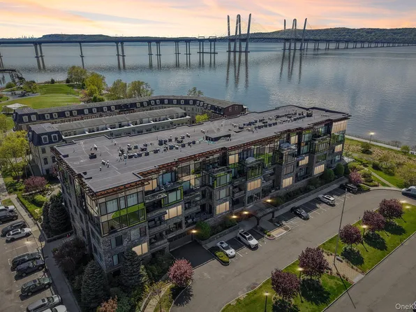 16 Rivers Edge Drive #310, Tarrytown, NY 10591
