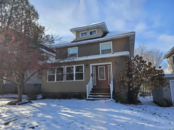 809 N Main St, Ishpeming, MI 49849