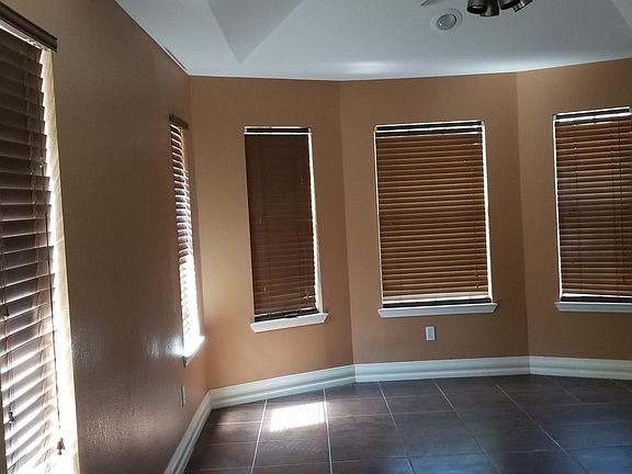 4th image of 1016 Tanglewood Dr