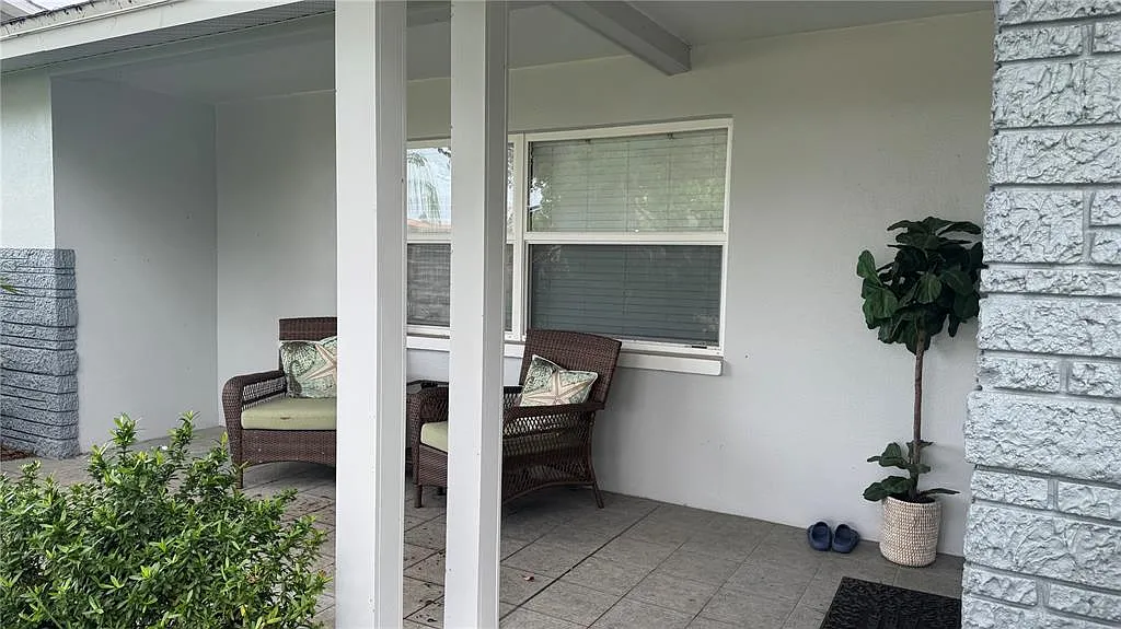 3 bed, 2.0 bath, 1680 sqft, $2,500 — Photo 2