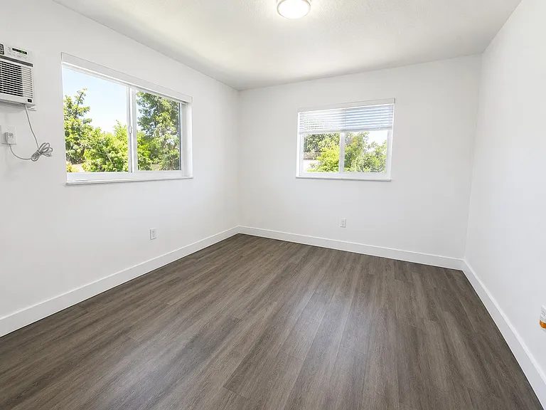 1945 NW 29th St #U8 — Photo 12