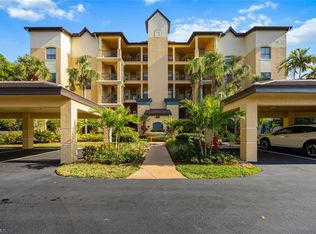 200 Vintage Cir #D-304, Naples, FL 34119