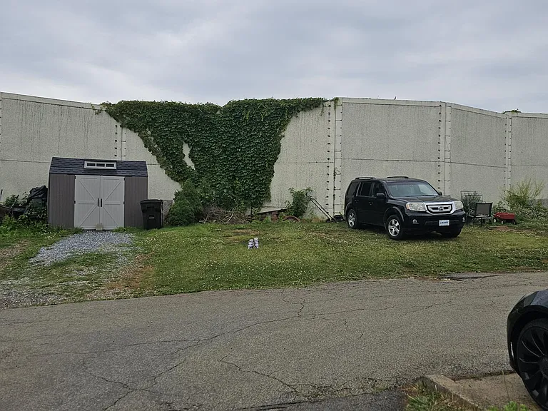 16 Markel Rd — Photo 3