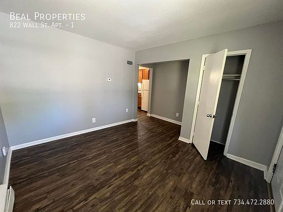 2nd image of 822 Wall St APT 1