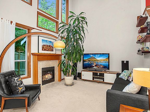 5th image of 809 180th St SW