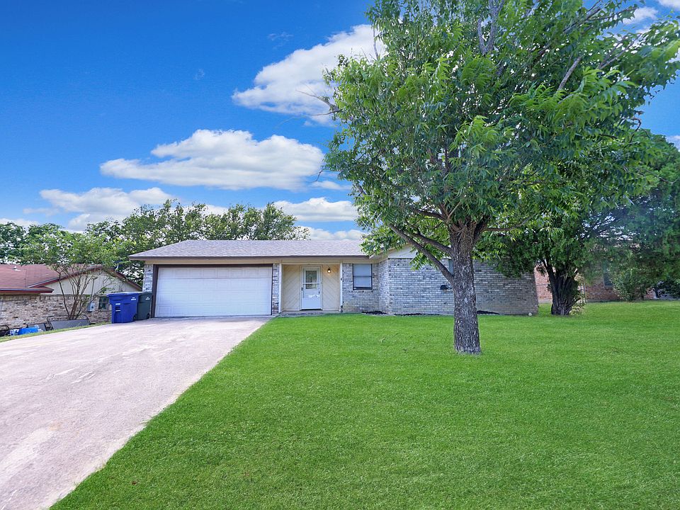 1st image of 1415 Janet Ln