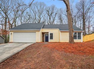 1561 Kelleys Close, Stone Mountain, GA 30088