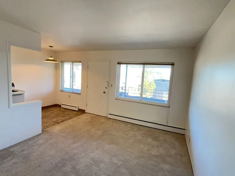 BC08-1 - Upland Terrace — Photo 5