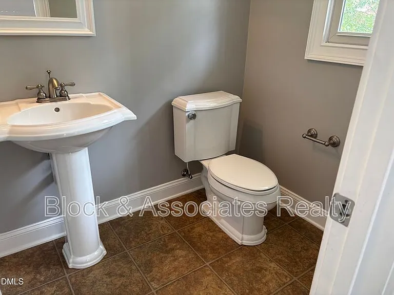 124 Factors Walk Ln — Photo 33