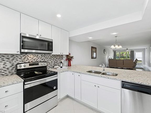 3rd image of 118 Palm Dr #9715