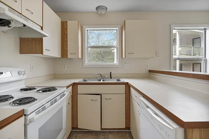 6716 Willowbrook Dr #7 — Photo 14
