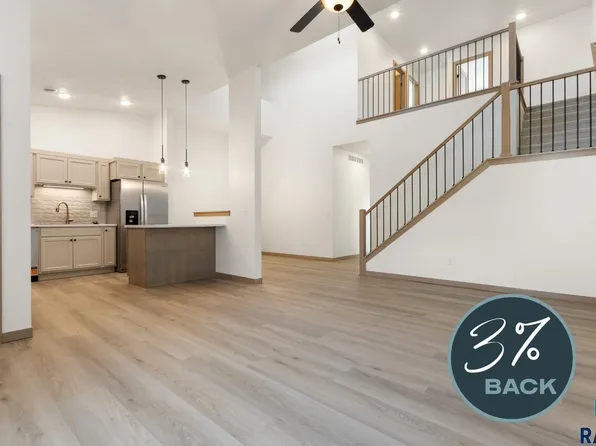 2405 E Jetty Pl, Sioux Falls, SD 57108