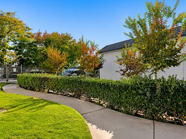Westgate Apartments in Linda Vista — Photo 12
