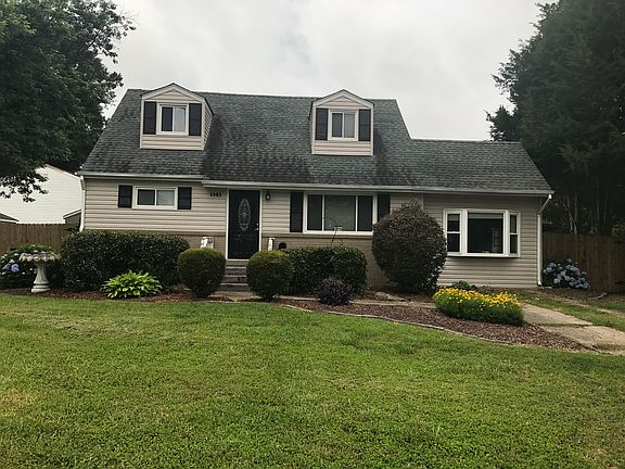 4th image of 1045 Hunting Hill Ln