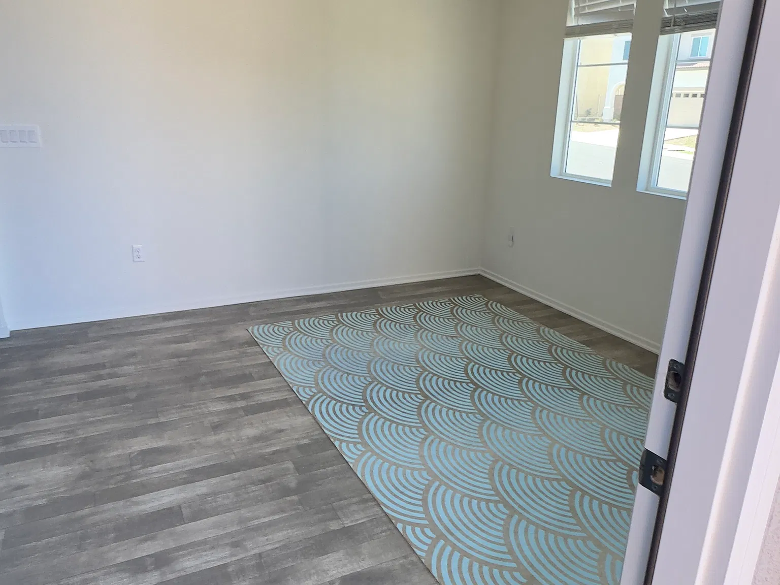 Gentry Ave, Corona — Photo 2