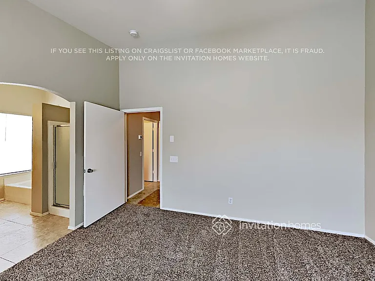 7039 S 19th St — Photo 11