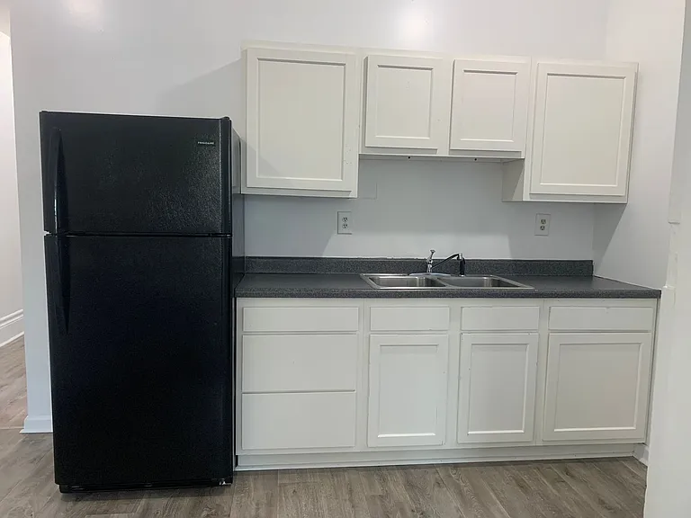 127 W Market St — Photo 20