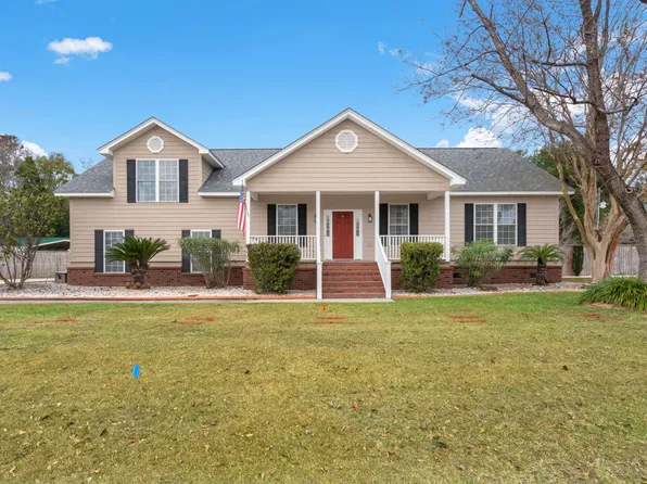 506 Willowlakes Dr, Moncks Corner, SC 29461
