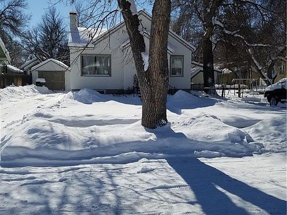 2nd image of 220 Alderson Ave