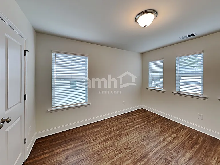 520 Slew Dr — Photo 27