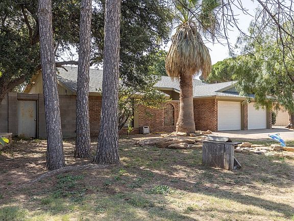 3rd image of 4636 Applewood Dr