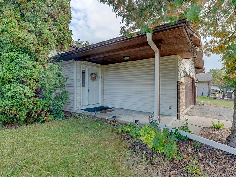 5811 Covington Ter — Photo 16
