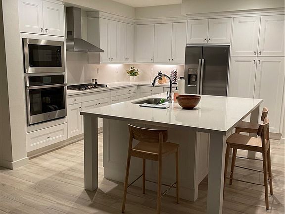 5th image of 3090 Doheny Way