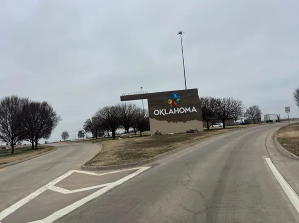 W Side I 35 N Side Off, Blackwell, OK 74631