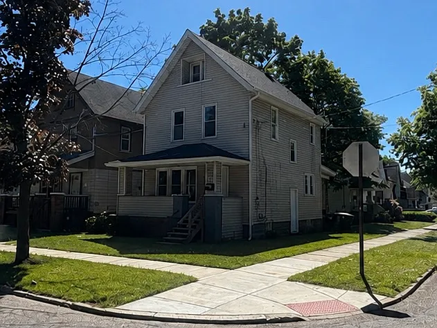 246 Wildwood Ave — Photo 1