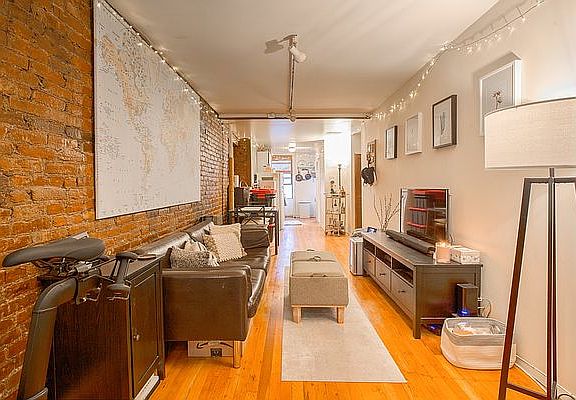 2nd image of 423 E 9th St #5