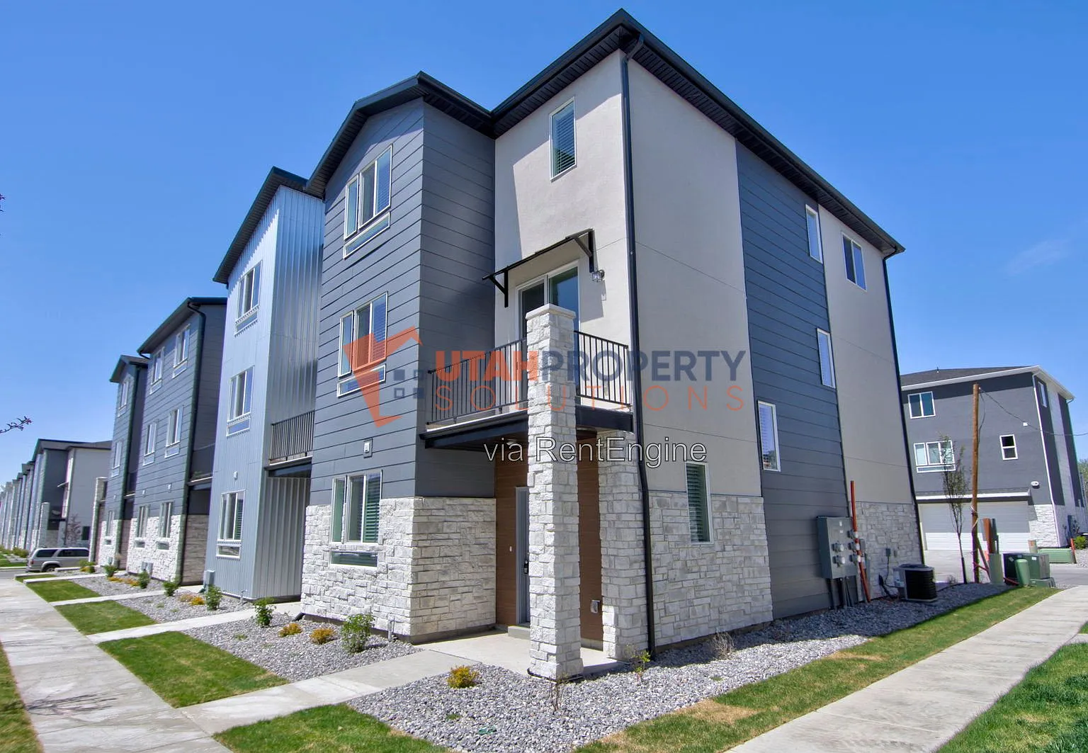 4 bed, 2.5 bath, 2050 sqft, $2,250 — Photo 1