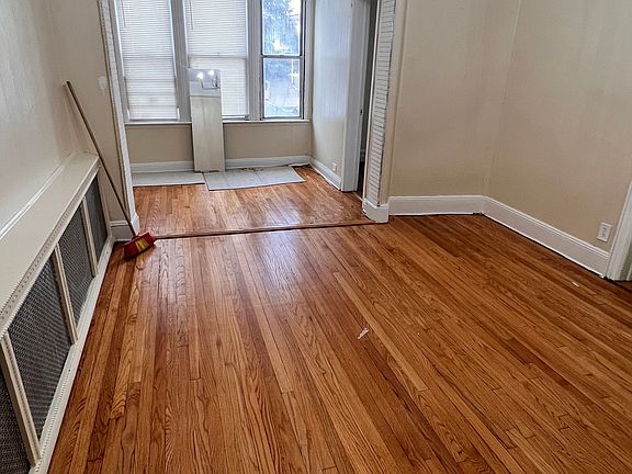 4th image of 821 Chestnut St Floor 1